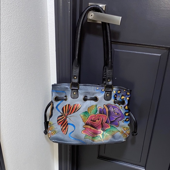 AnuschkaStylish Tote Bag with Durable Material and Spacious Design - Picture 2 of 11